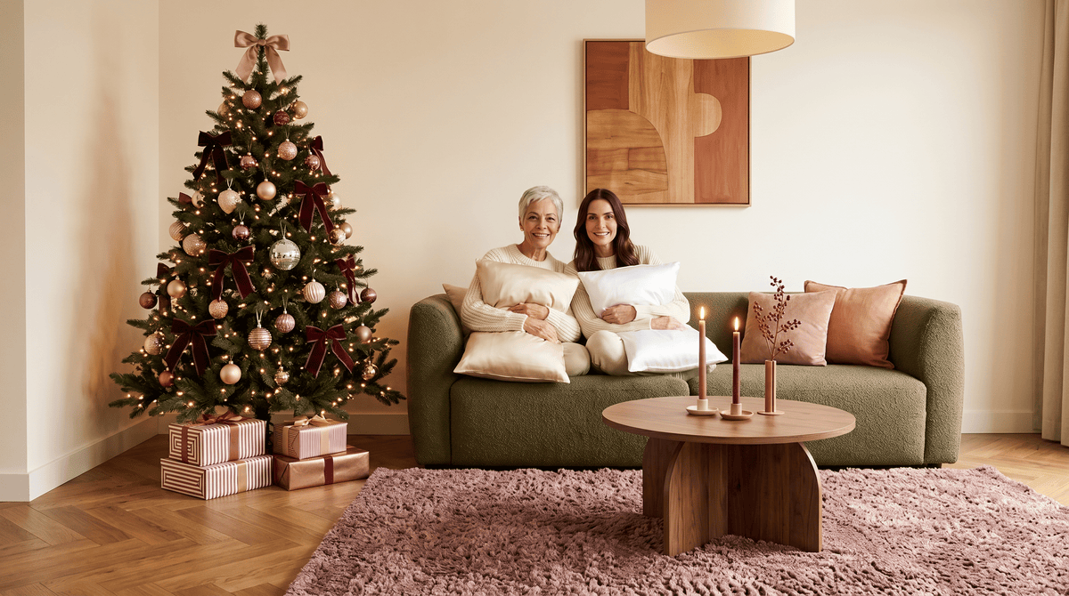 Idées cadeaux en soie pour Noël : notre guide par budget - L'atelier de la soie